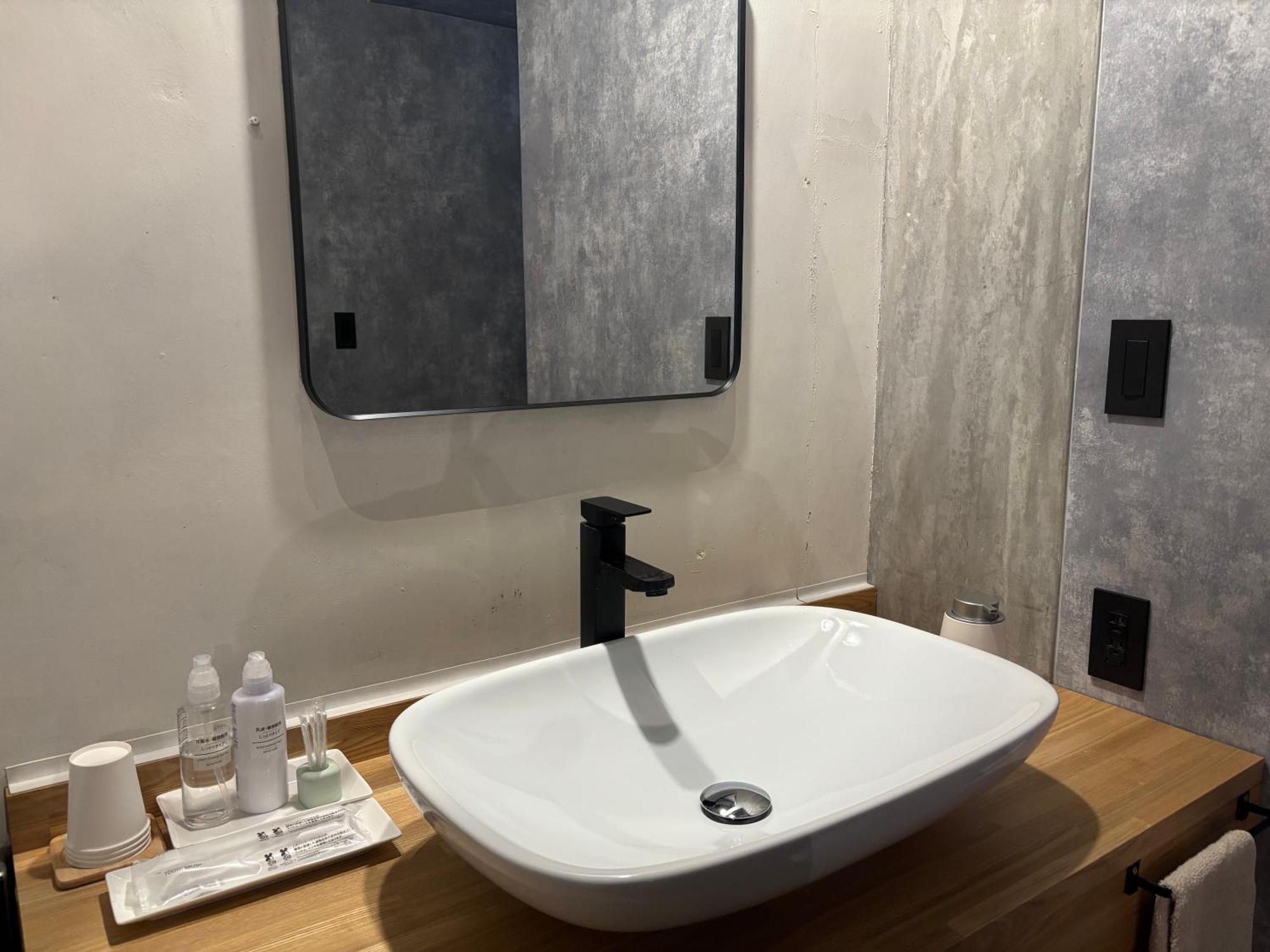 Hotel Art Rock Takamatsu Bagian luar foto